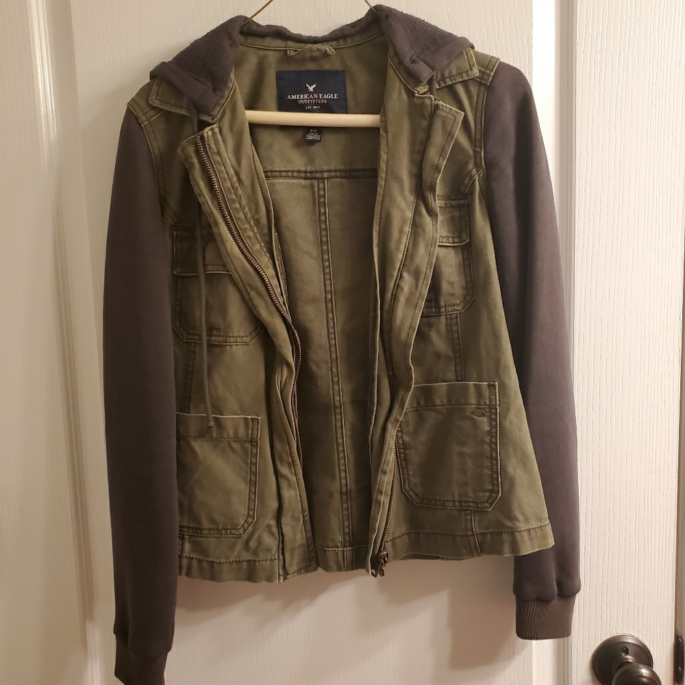 AEO light hooded jacket